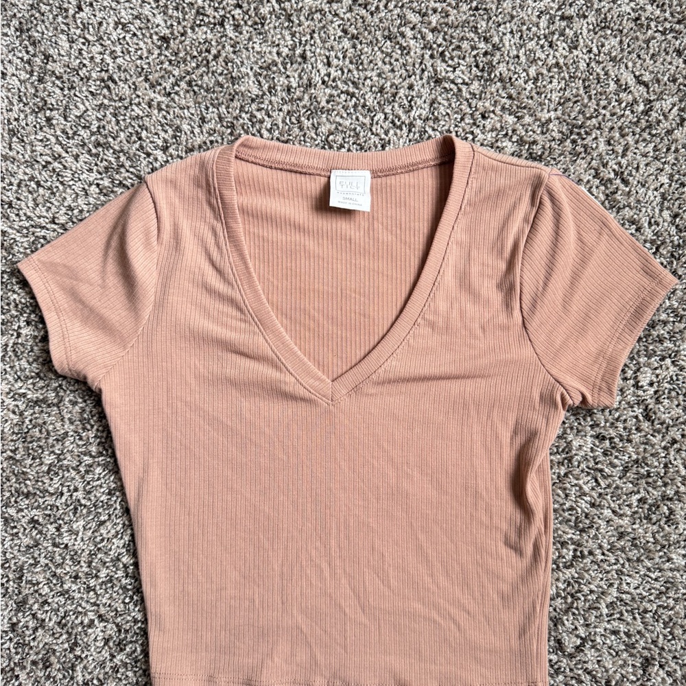 Cider Ribbed V-Neck Short Sleeve Top in Tan